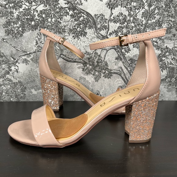 Vintage Nude Glitter Heel Sandals - Picture 3 of 10